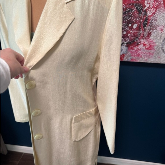 Elegant Cream Long Coat First Lady Jackie and Julian - Picture 3 of 11